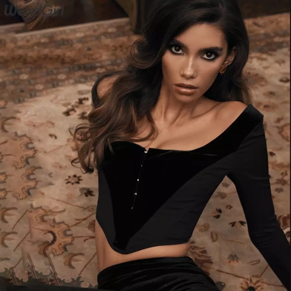Vintage style black top